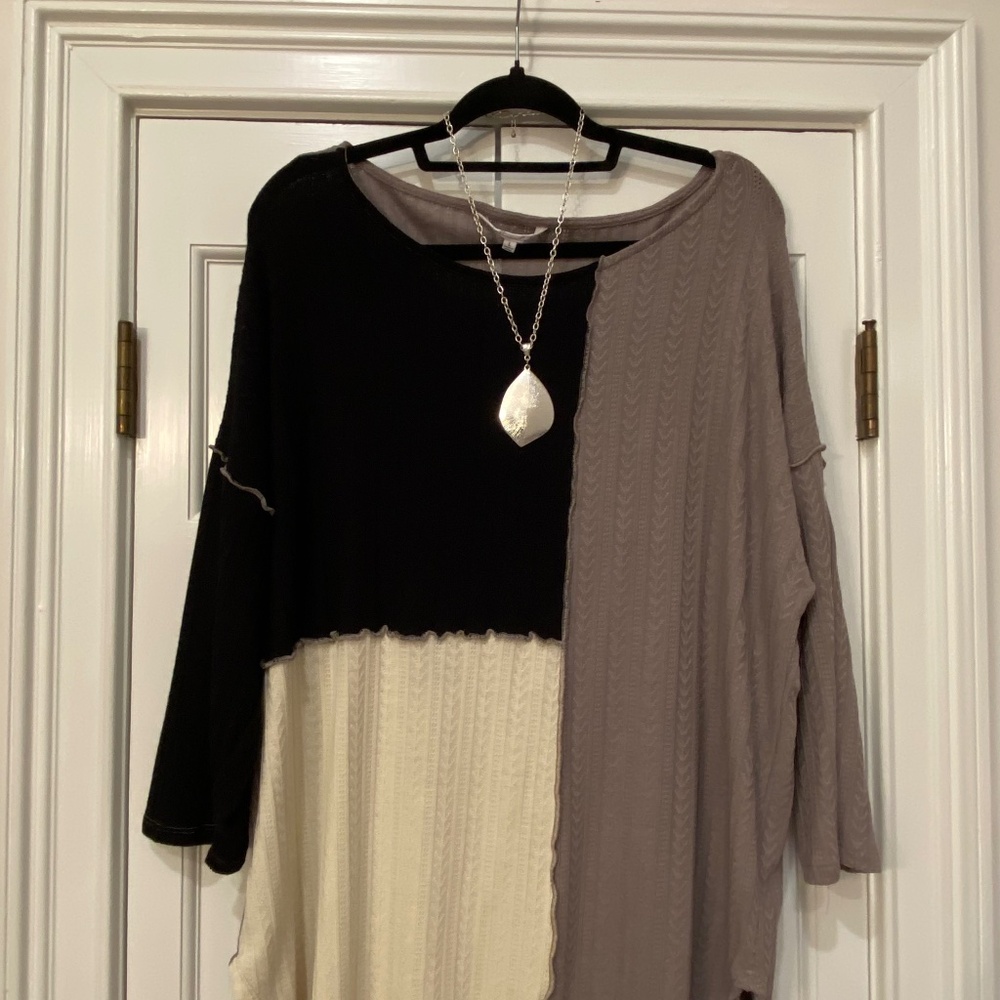 Lightweight Tunic Knit Sweater - Size Large